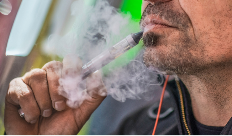 Vapor vitaminado? Produtos vendidos como suplementos na internet podem ser uma cilada