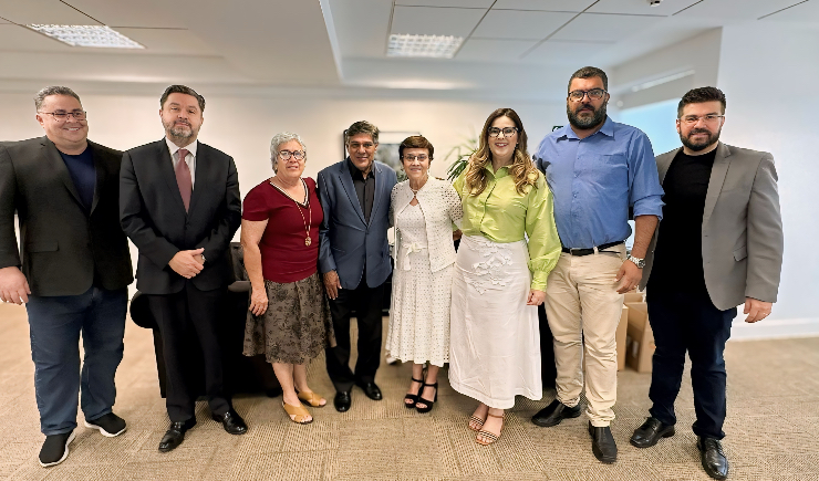 CFF recebe ministra do TST para tratar de insalubridade para o farmacêutico