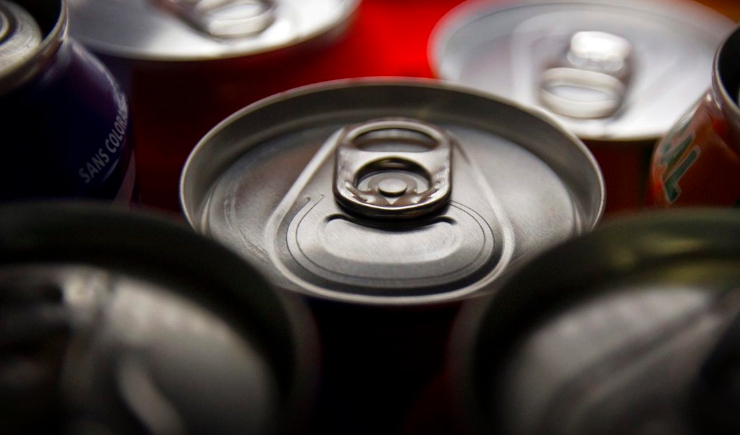 Adoçante aspartame causa câncer? Farmacêuticos analisam os resultados da avaliação de perigo da OMS
