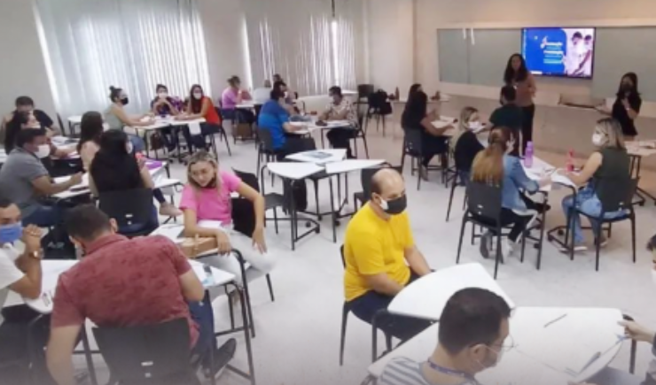Curso Serviço de Vacinação por Farmacêuticos forma turmas pelo País