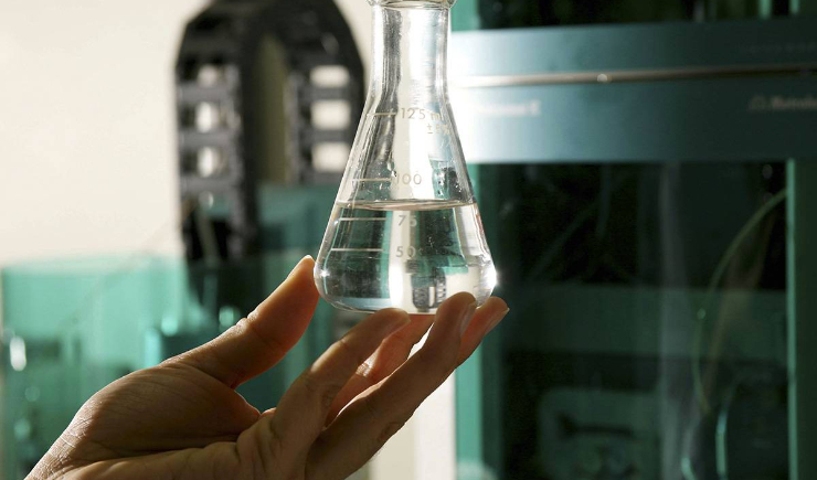 Intoxicação grave por metanol devido ao consumo de etanol combustível