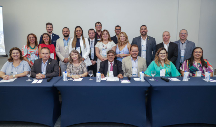Debates sobre avanços para a profissão marcam o 12º Encontro de Presidentes dos CRFs com o CFF