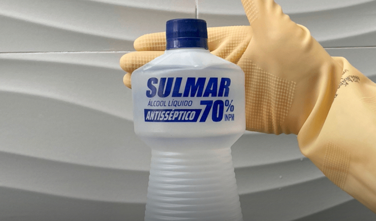 Anvisa proíbe venda de álcool 70%