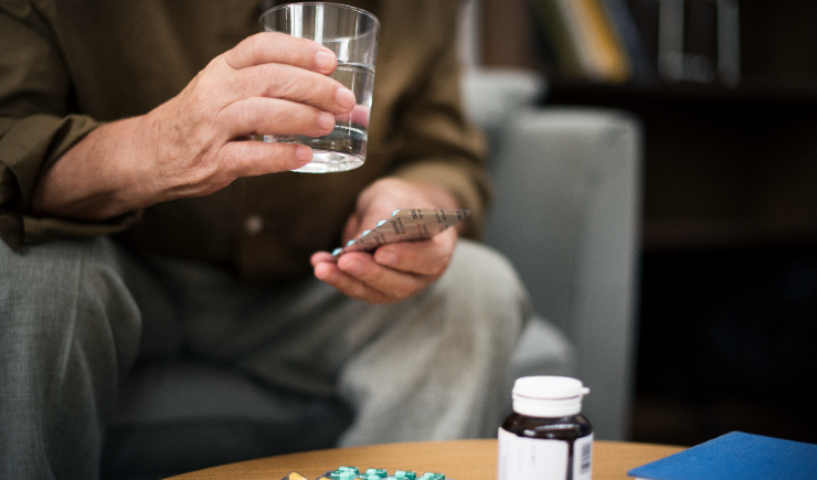 Saúde alerta para os riscos de tratamentos caseiros ou uso de medicamentos sem orientação