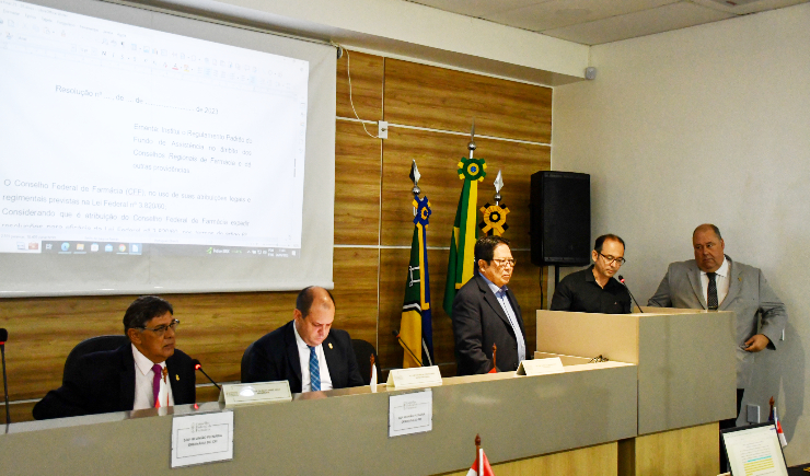 Plenário do CFF aprova regulamento para fundo de assistência dos CRFs